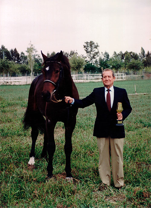 Manuel Rguez de Torres con Simbad, caballo de la Yeguada R Torres